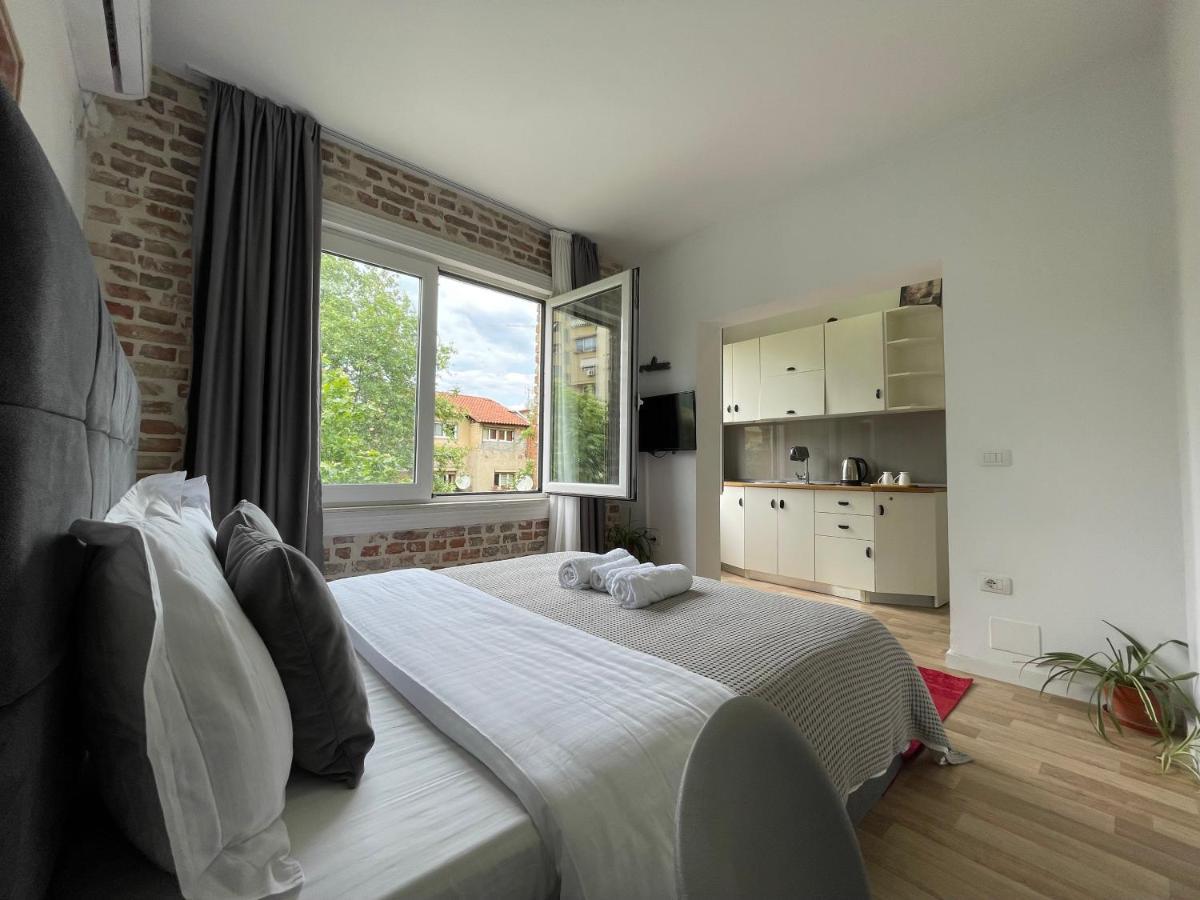 Bricks Studio Apartments Tirana Exterior foto