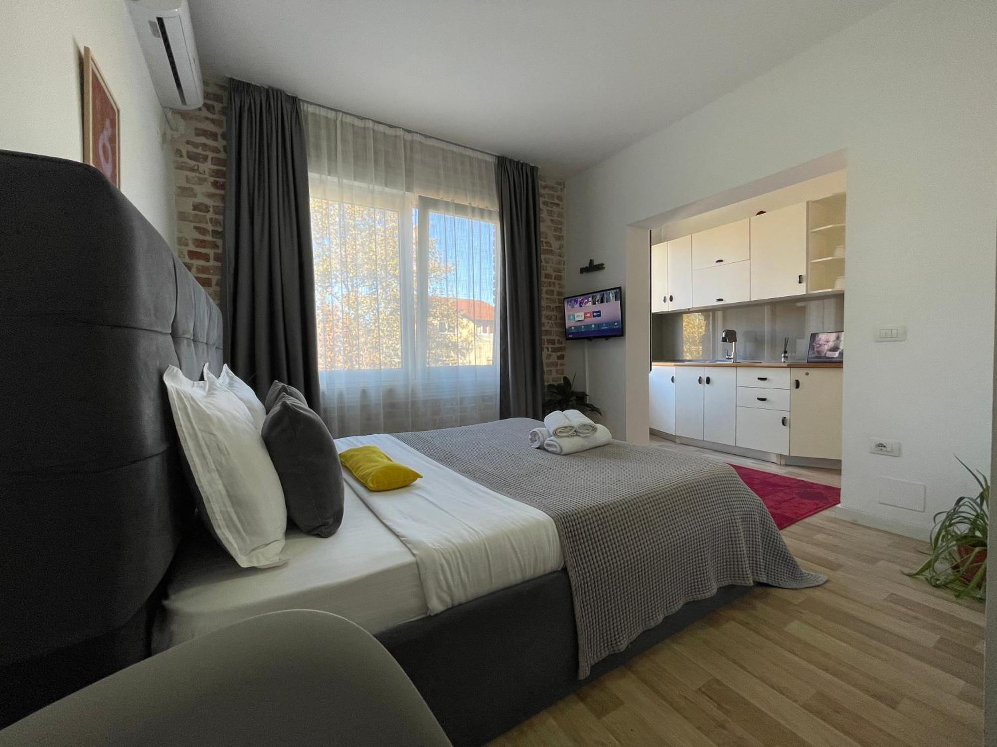 Bricks Studio Apartments Tirana Exterior foto